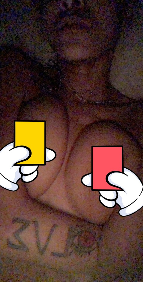 The Nudist Queen @nudistqueen cover picture