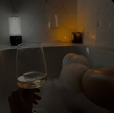 M e l a n n y @peach_life cover picture