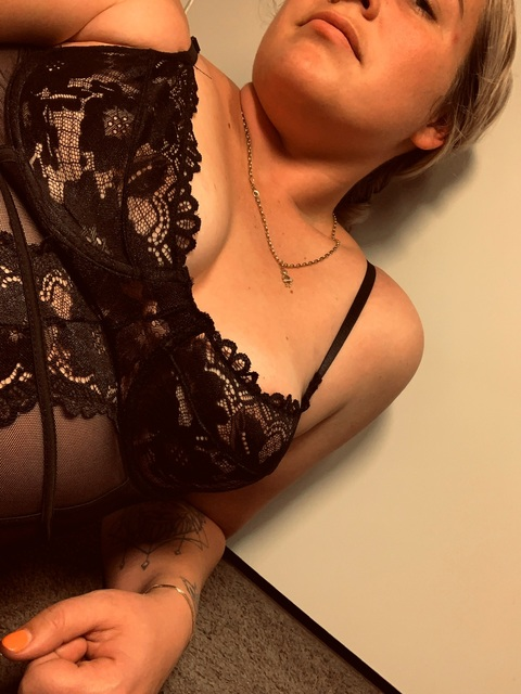 Peachy_SixtyNine @peachy_sixtynine cover picture