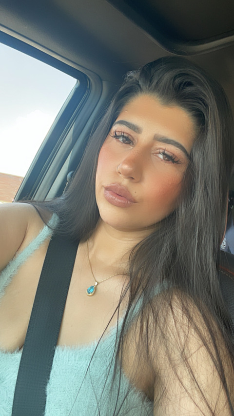 Mia @peachymee cover picture