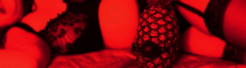 Pineapplewench @pineapplewench cover picture