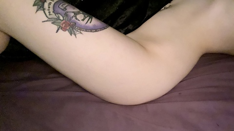 El @queenofthestars cover picture