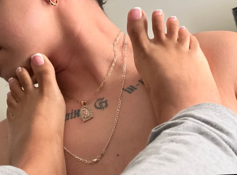 Rosie @rosieren cover picture