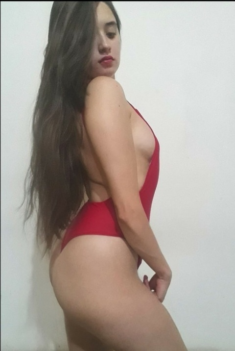 Rubiirose @rubiirose cover picture