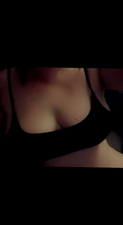 Saffron @saffronh11 cover picture