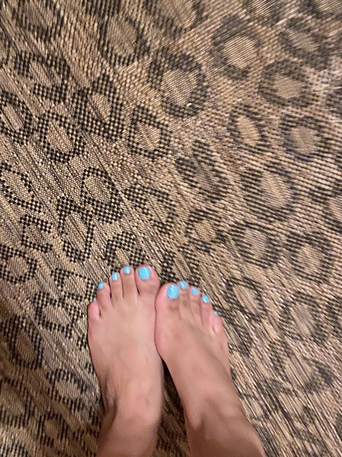 Sally @sallymoon cover picture