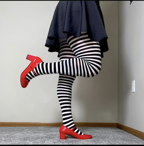 Sarah CuteToes @sarahcutetoes cover picture