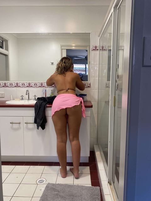 Shanay Itzstein @shanayitzs cover picture