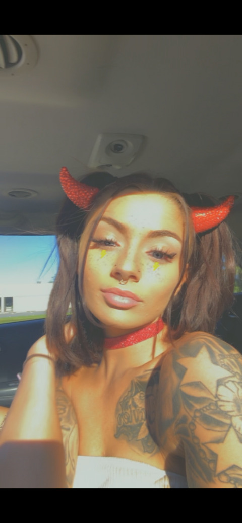 Starlett Tabares @starlettboo cover picture