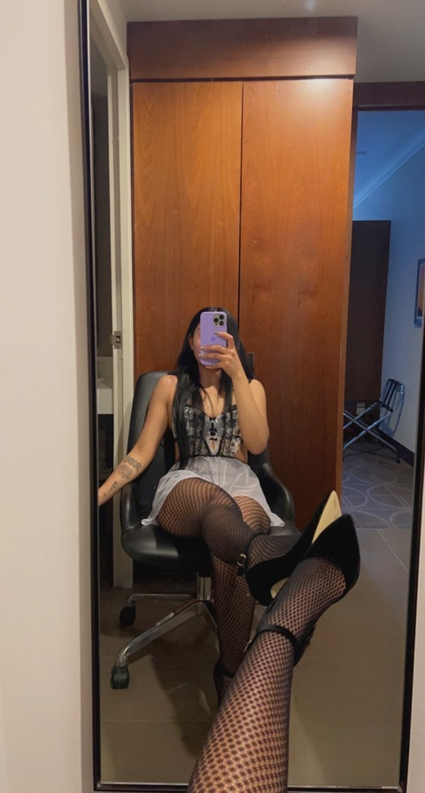 Stephanie @stephaniepg cover picture