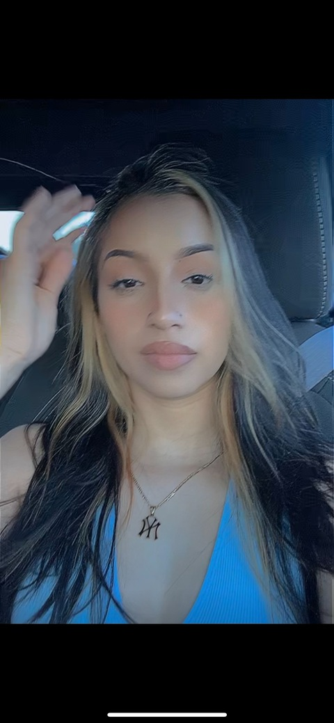 Stephanie @stephhaniexo cover picture