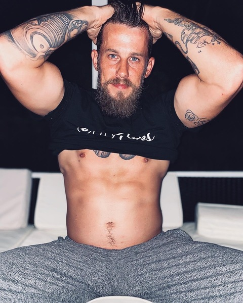 kevin davison @stonedcarpentry cover picture