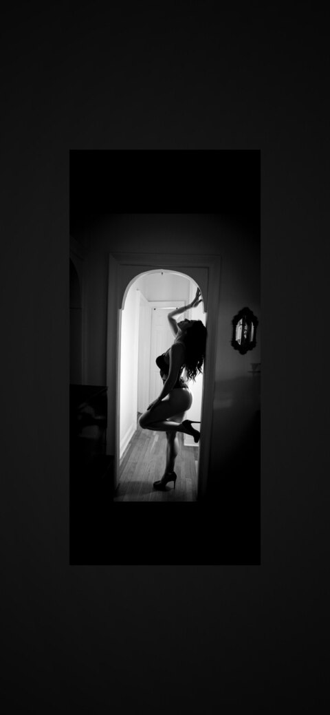 Mila Gold @tantric cover picture