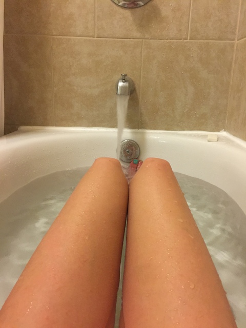 Tara Laughlin @taraashley69 cover picture