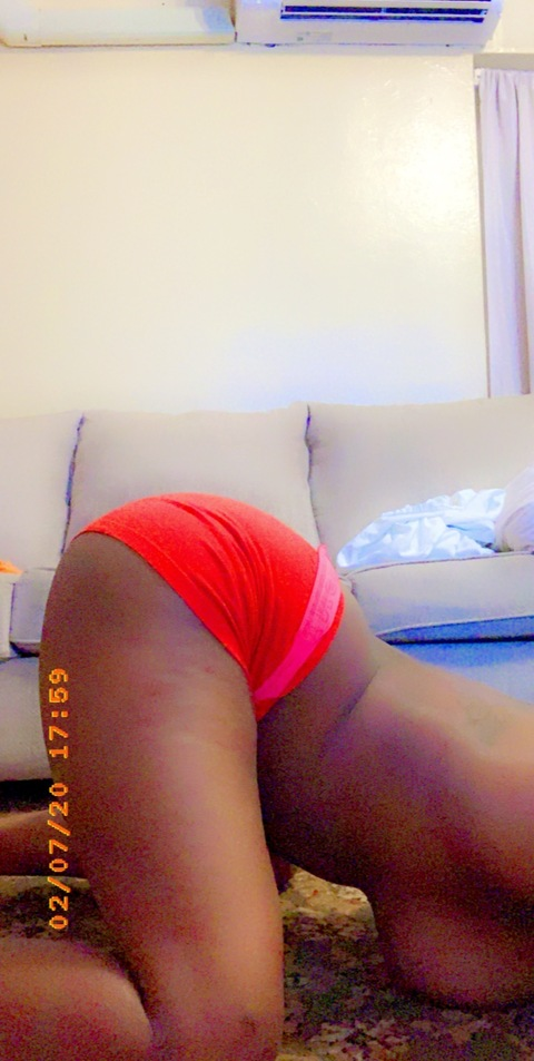 Bri @tastybri cover picture