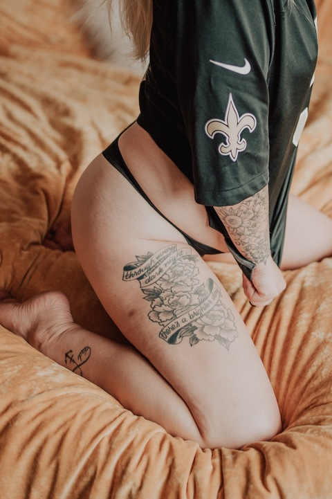 Tats and booty 💛 @tatsnbooty13 cover picture