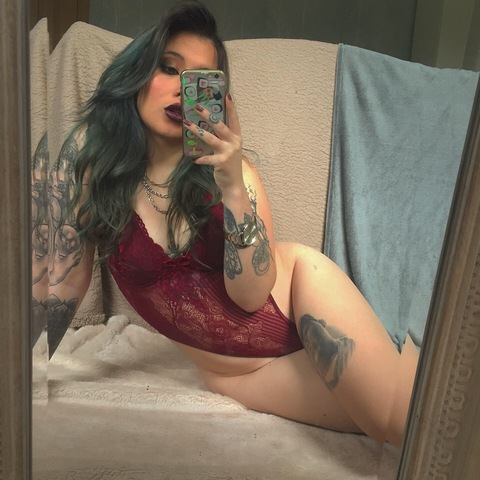Laura Danielle @tattedbabedanielle cover picture