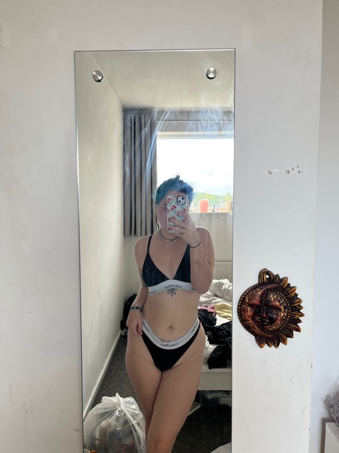 Jess @tattoedshortty1 cover picture