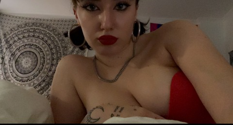 Taylor Kenzie @taylorkenzieee cover picture