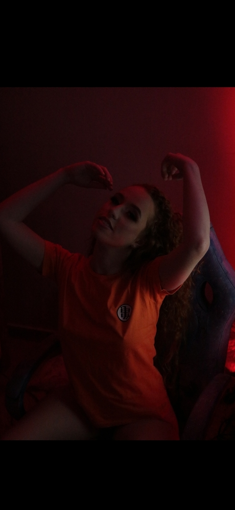 Tereza @terevil cover picture