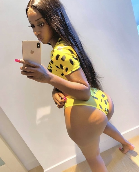 TerRii B @terriib cover picture