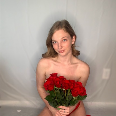Brittany Smith @thebrittsmith cover picture