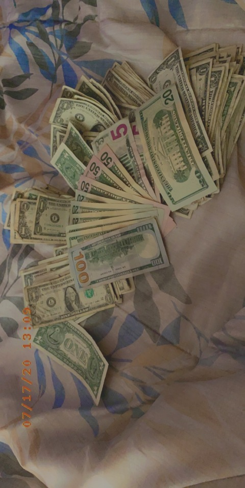 LovingKayy @therealkayycee cover picture