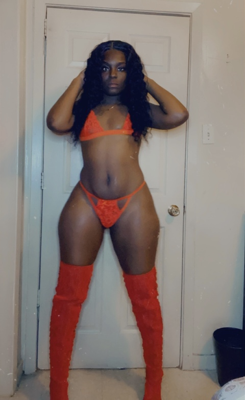 Freaky Mi @thicknnasti cover picture