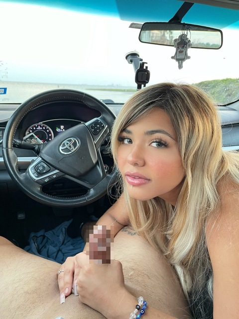 alyssa 🍒 @tuestbelle cover picture