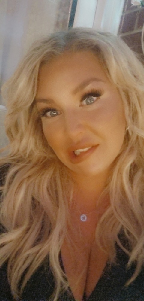 Kylie Vincent @u193822965 cover picture