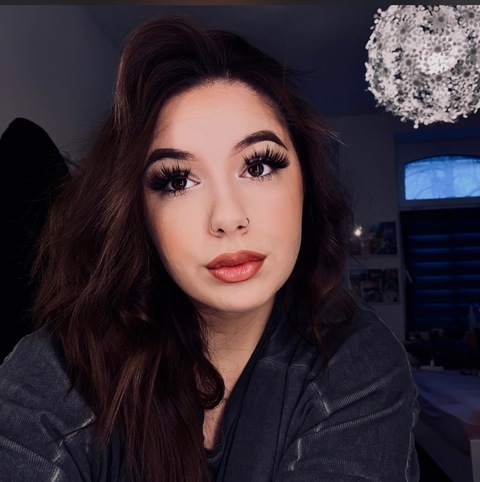 Melli @u223583207 cover picture