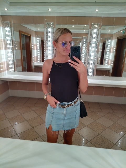 Andreea @u273287847 cover picture