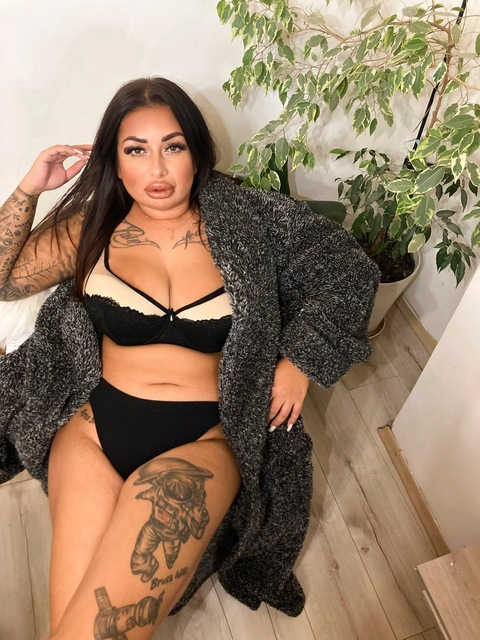 Denisaaa @u280824589 cover picture