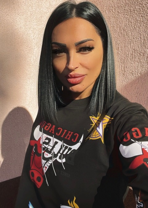 Reyna @u281275625 cover picture