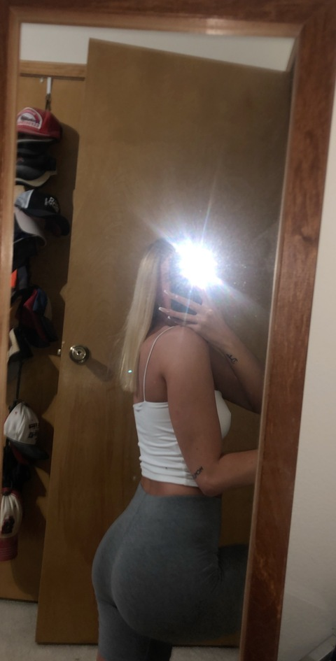 Yessm @u30669357 cover picture