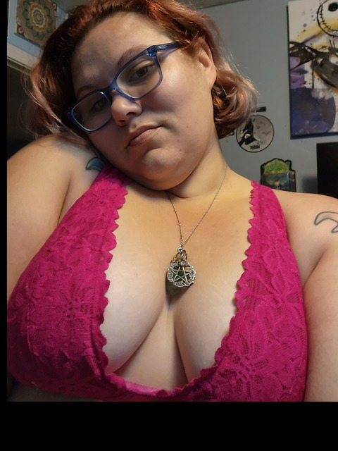 Hillary @u82536518 cover picture