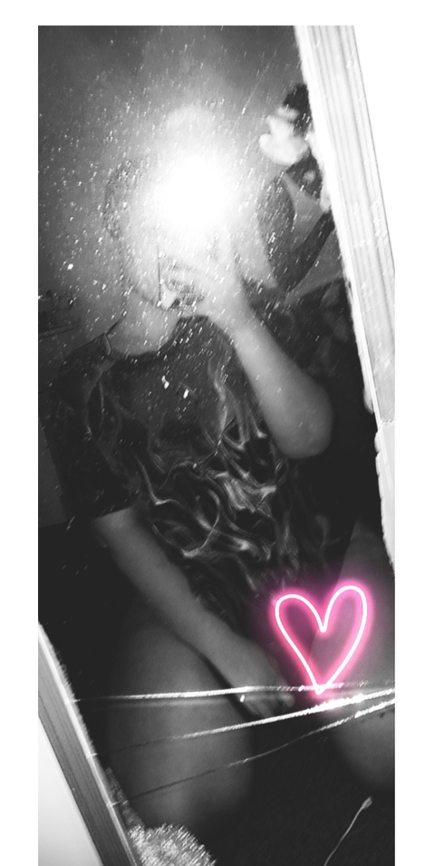 Lena @u90886025 cover picture