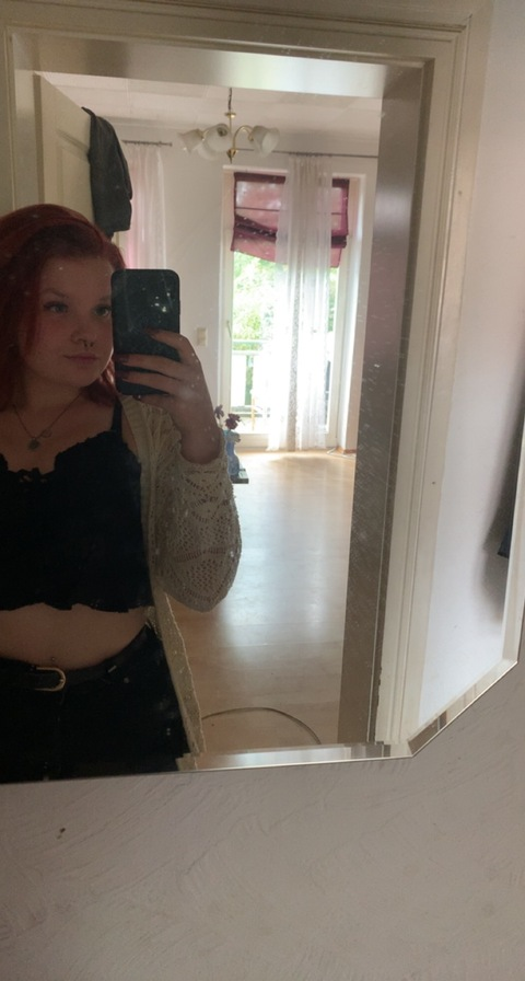 Jessica @ujessy2003 cover picture