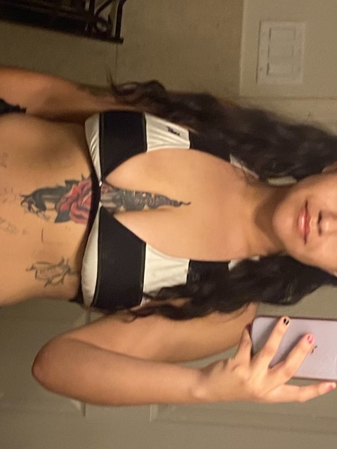 Valentina @valentinaxvicious cover picture