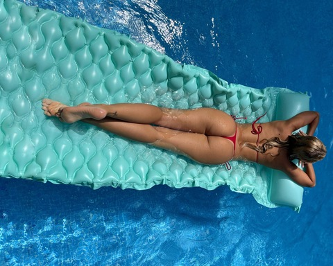 Valerie @valerie_2 cover picture