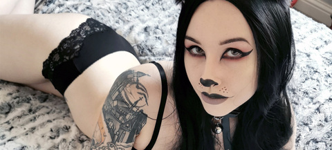 Ravyn Winter @vampyrbrat cover picture