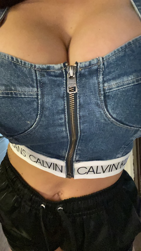 VanessaWild @vanessawild cover picture