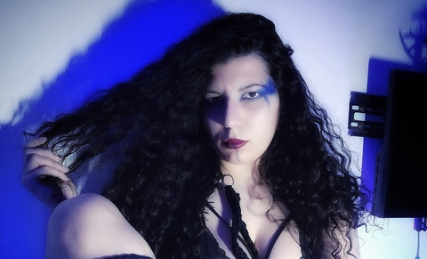 Venus in Woods @venus_in_woods cover picture