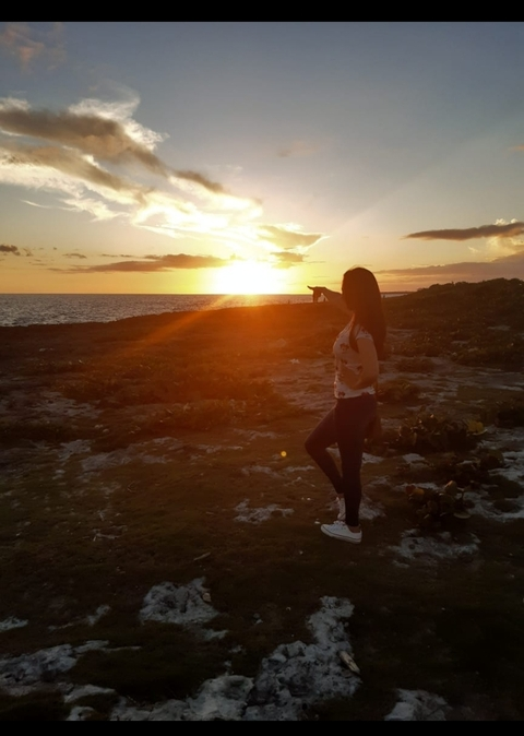 Veronica Frias @veronicaf cover picture