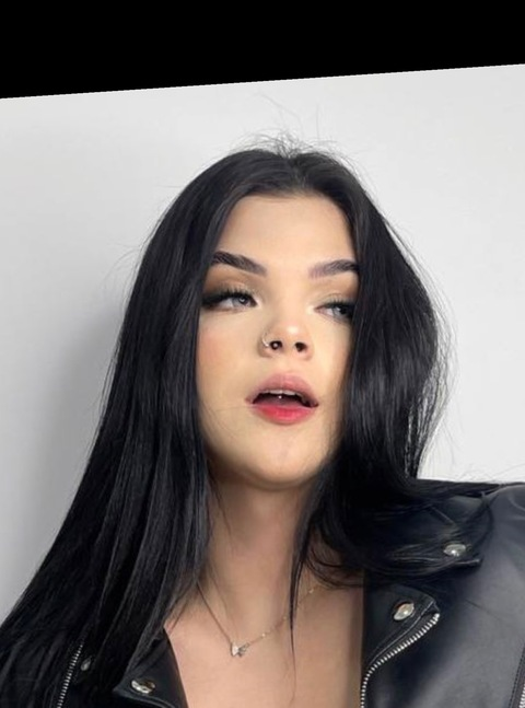 Victoria Sandrea @vicmsandrea cover picture