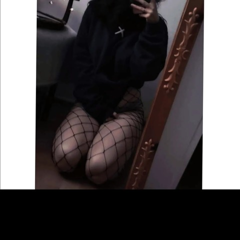 ViiiCtoria @viicttoria_a cover picture