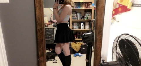 Violet @violet195 cover picture