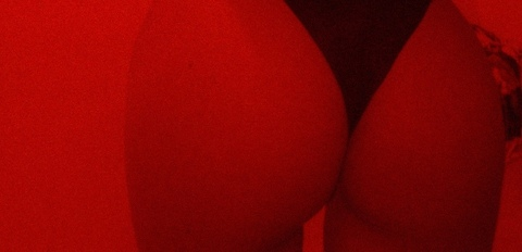 Vivian @vivixnne cover picture