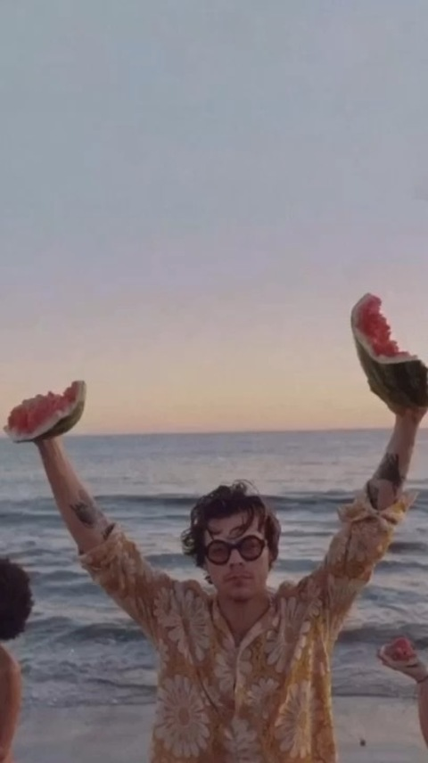 Charlie @weedxtea cover picture