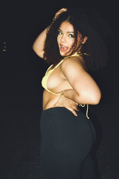 Weesa @weesa cover picture